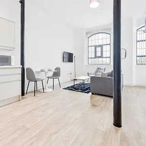 Modern 1 Bedroom In Apartment Nottingham